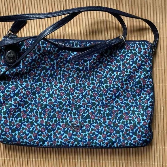 Coach Nylon Blue Floral Bag With Matching Leather Wristlet - Picture 8 of 16